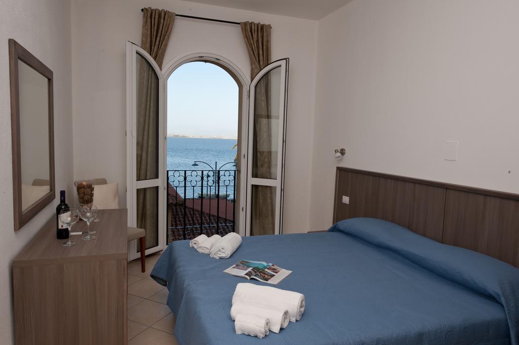 Muma Hostel SantʼAntìoco Kültér fotó