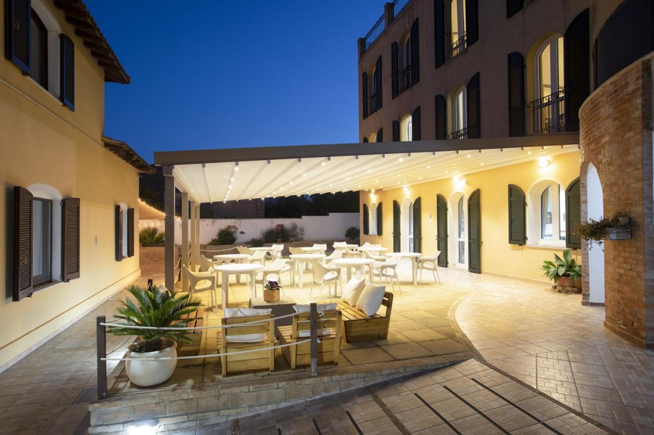 Muma Hostel SantʼAntìoco Kültér fotó